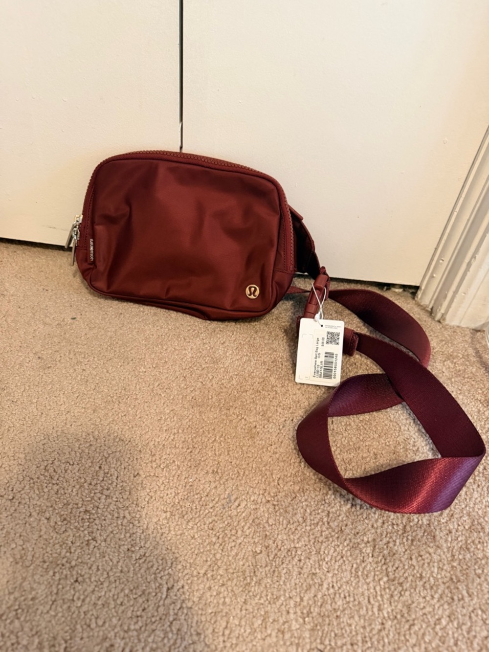 lululemon athletica Men’s Maroon Belt Bag